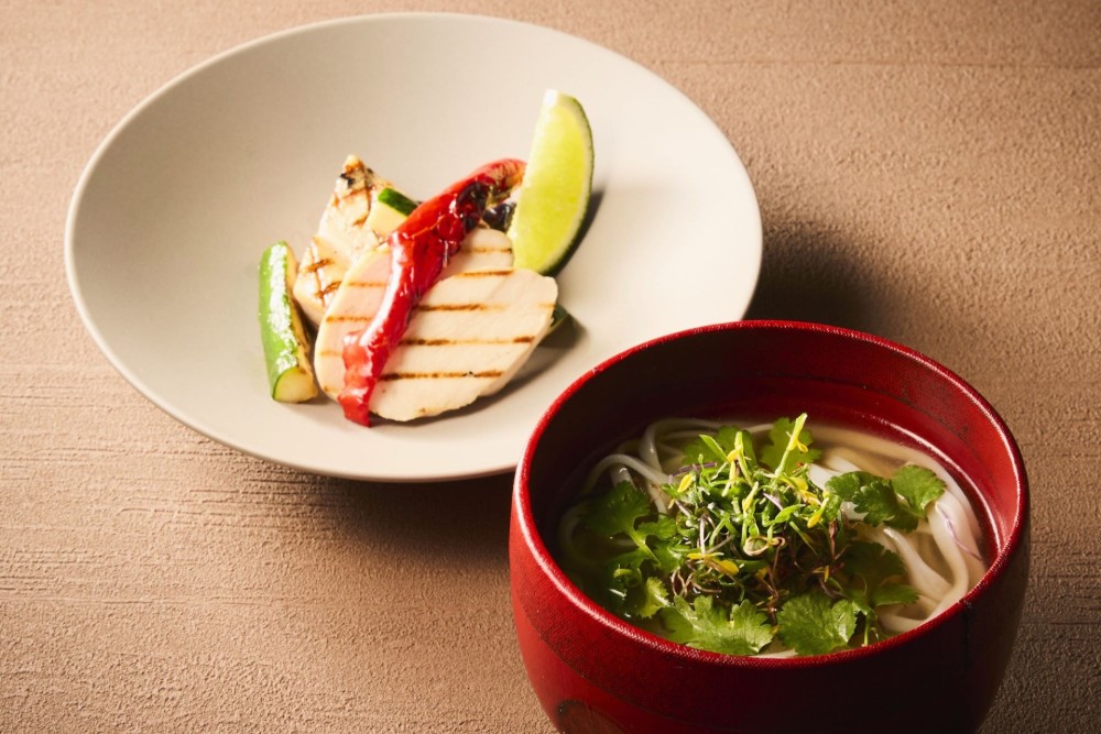 Grilled Tajima no Ajidori Chicken with Lemongrass-Flavored Pho