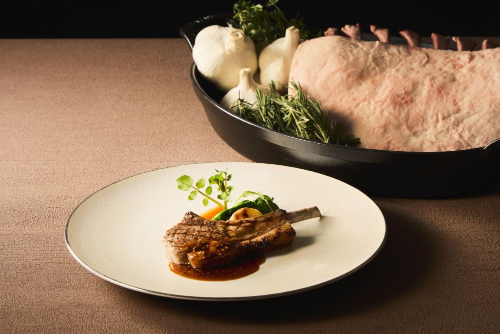 Grilled Lamb with Mustard Sauce