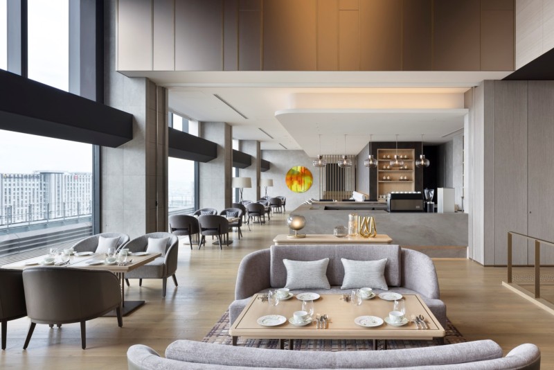 THE LOBBY LOUNGE