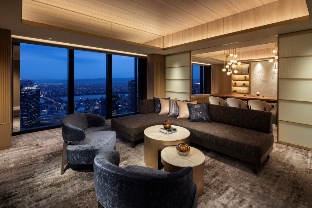 THE SUITE