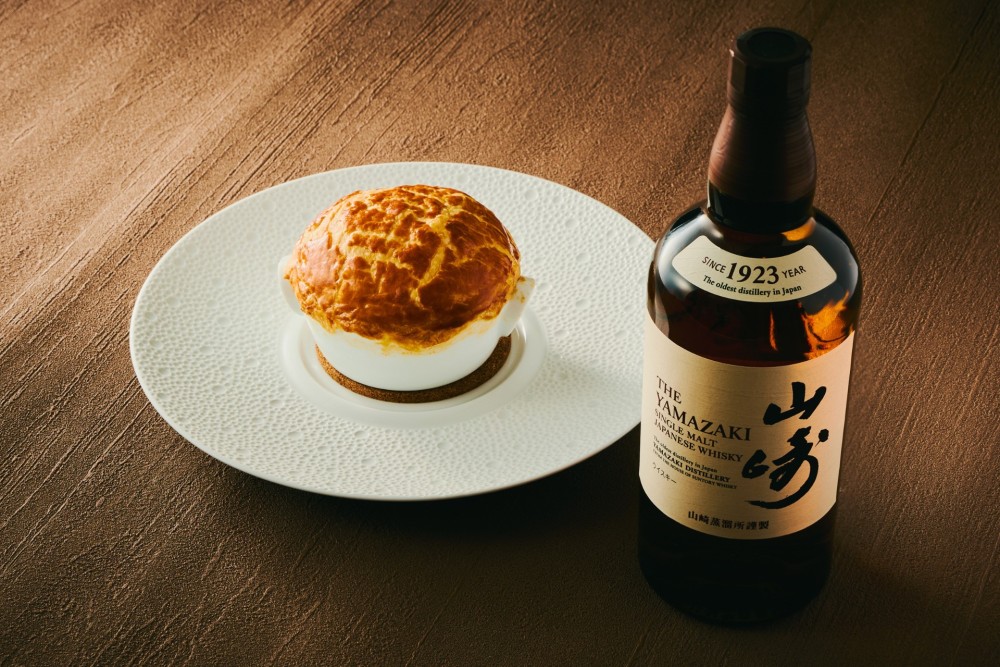 トリュフとオニオンスープのパイ包み焼き　山崎ウイスキーの香り