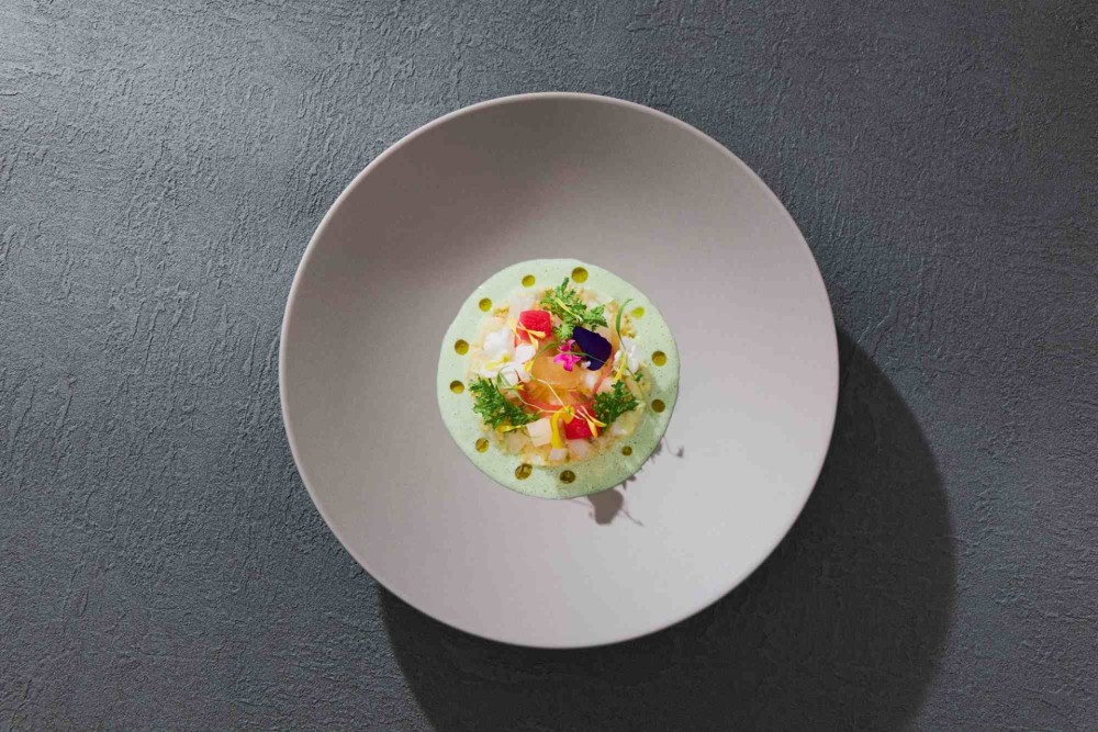 ベルガモット香る烏賊とカリフラワーのタブレ　豆乳とバジルのクレーム