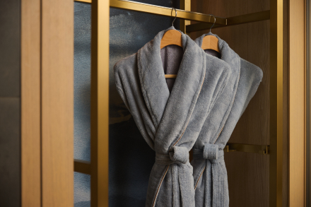 画像：Bathrobes and nightwear